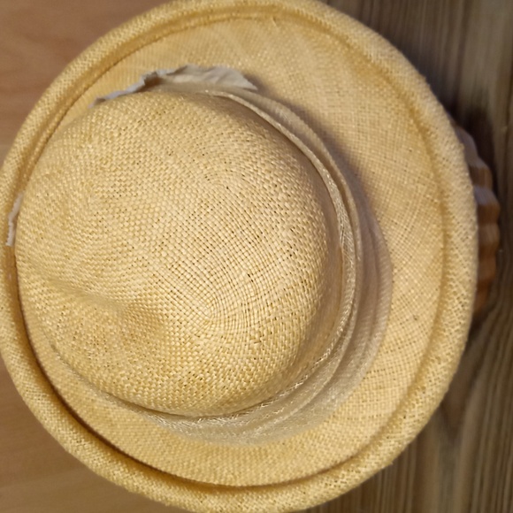 Beautiful Liz Clairborne Straw Hat - Picture 3 of 7